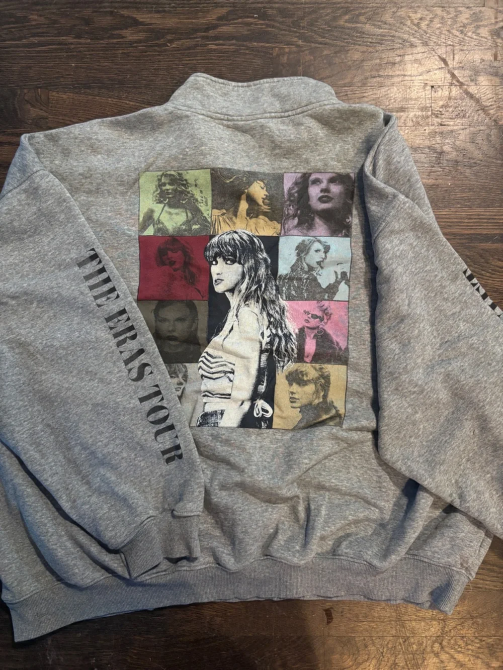 Official Taylor Swift merchandise The Eras Tour quarter zip 2XL - Picture 1 of 4